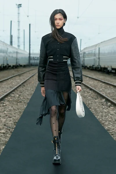 Look 20